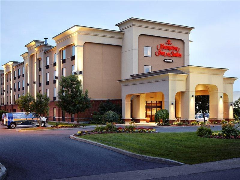 Hampton Inn & Suites Montreal-Дорвал Екстериор снимка